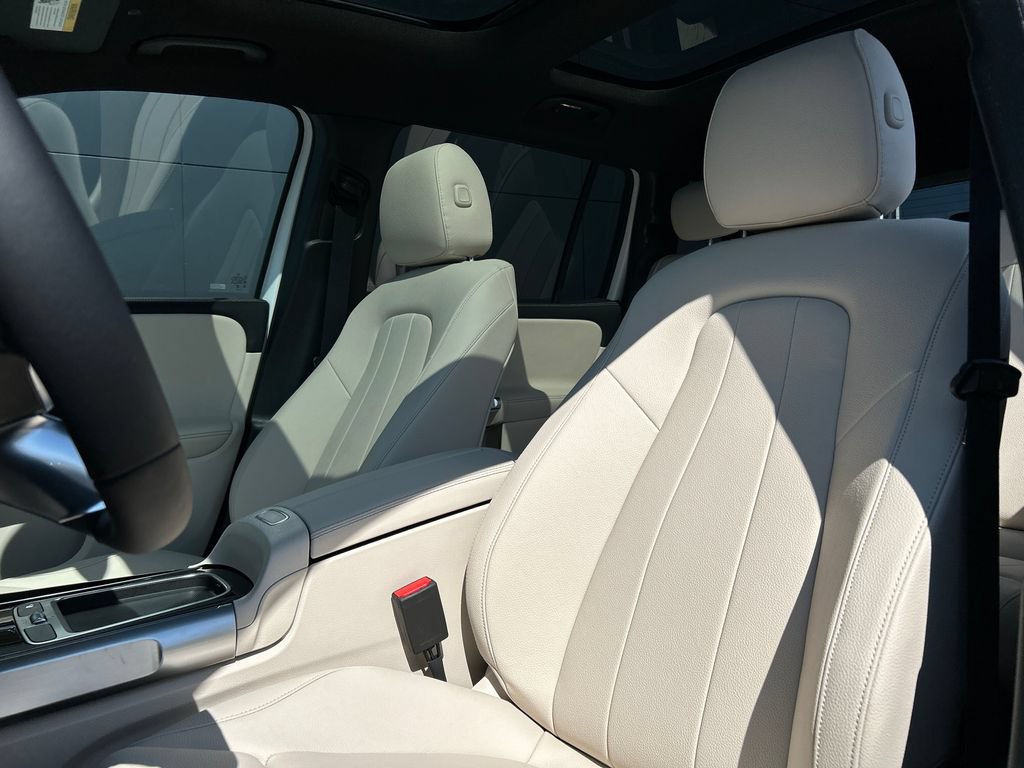 New 2026 Mercedes-Benz GLB 250 4MATIC image 15