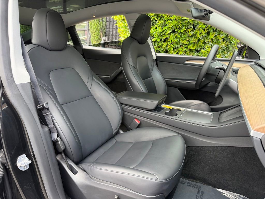 Used 2024 Tesla Model Y Long Range AWD/4WD image 32