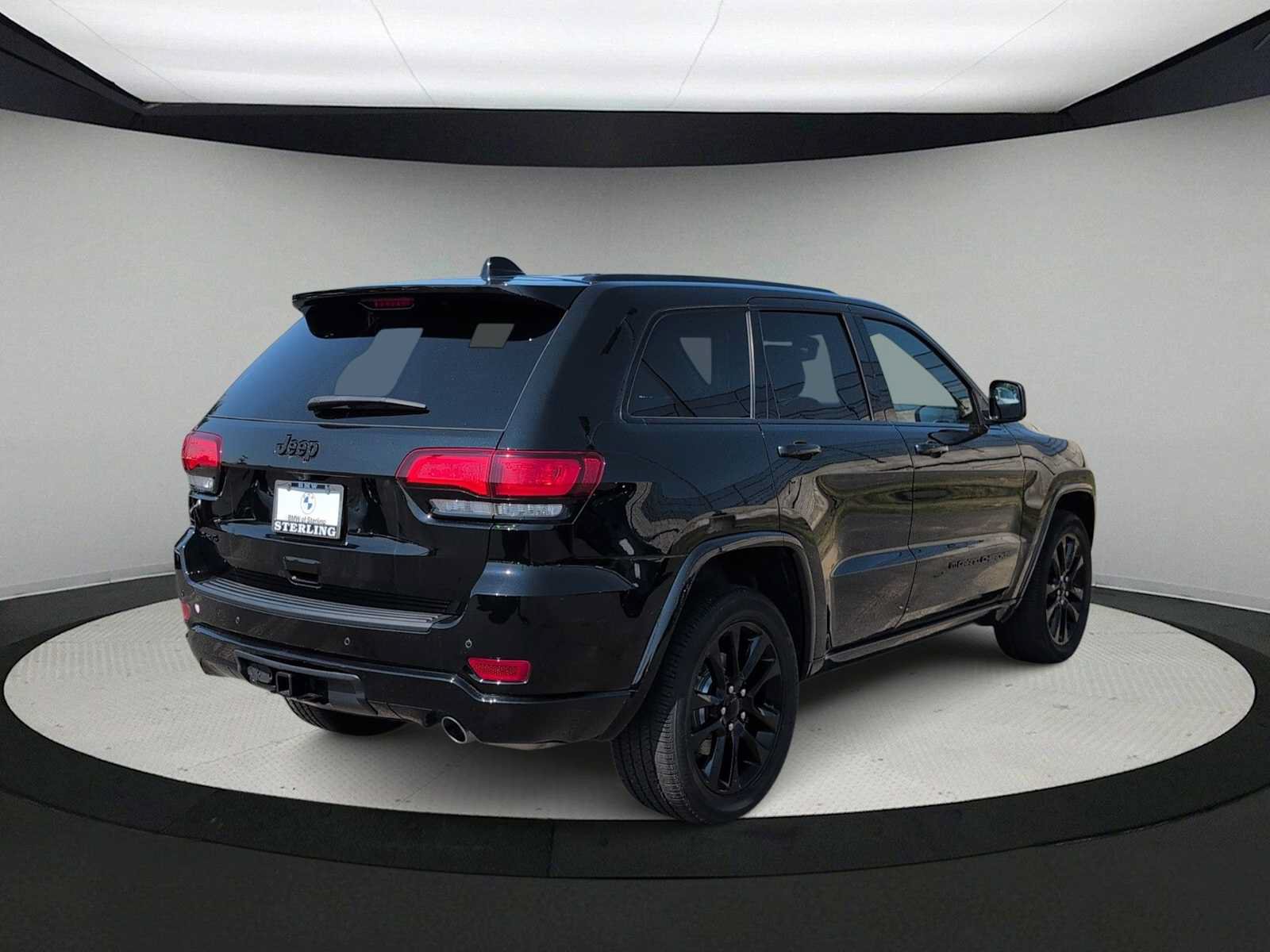 Used 2022 Jeep Grand Cherokee Laredo X AWD/4WD image 8