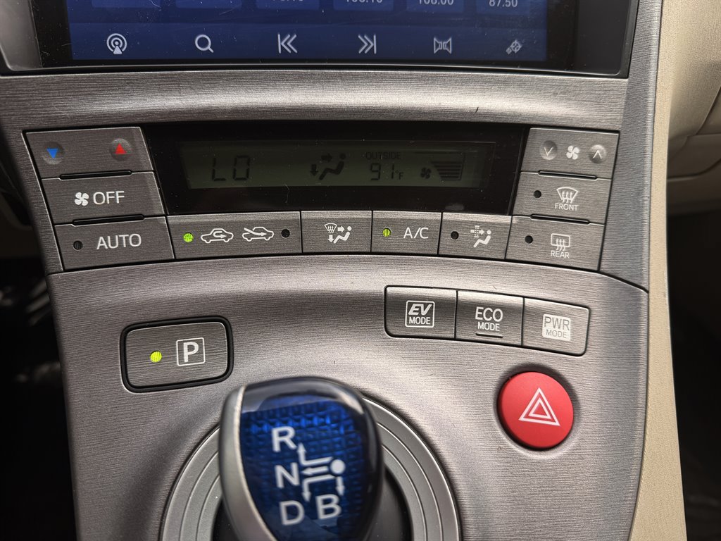 Used 2015 Toyota Prius Two FWD image 21