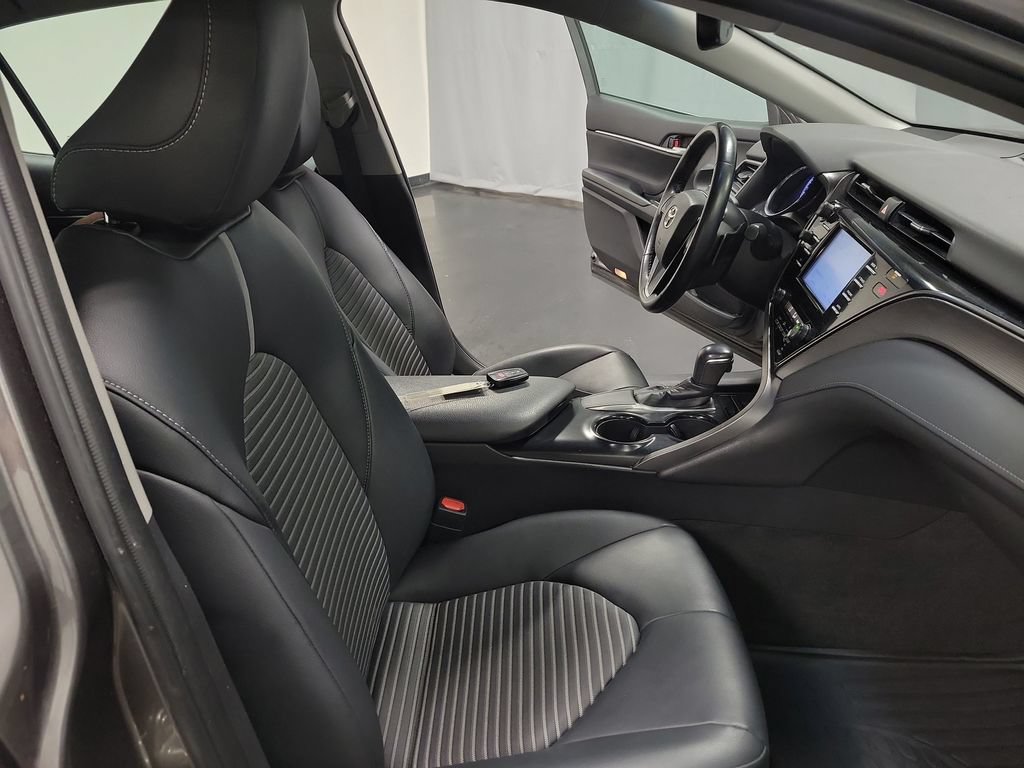 Used 2019 Toyota Camry SE FWD image 21