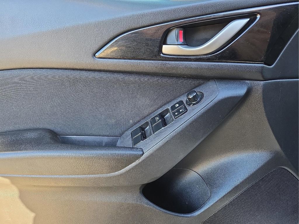 Used 2016 MAZDA MAZDA3 i Sport w/ Preferred Equipment Package image 13