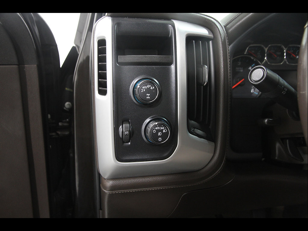 Used 2018 GMC Sierra 1500 SLE w/ SLE Value Package AWD/4WD image 6