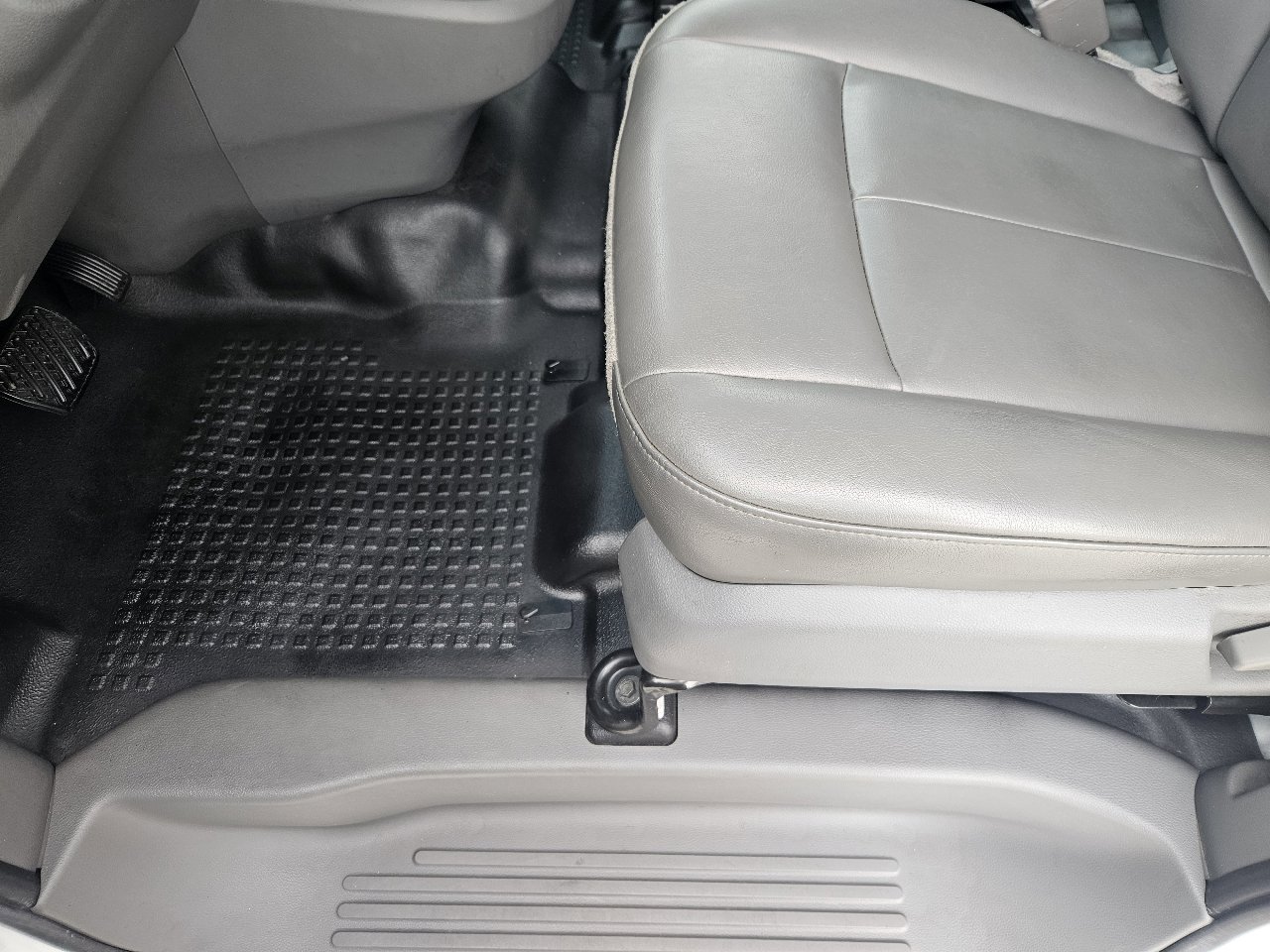 Used 2019 Nissan NV 1500 S image 13