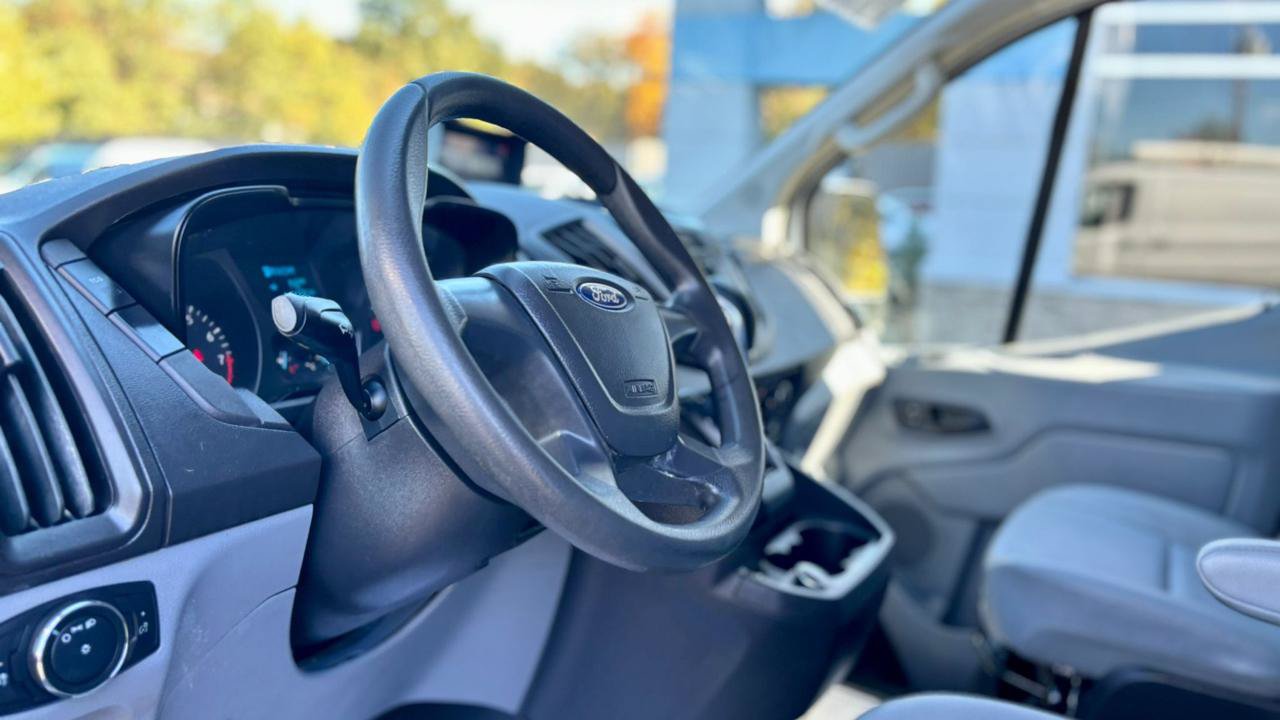 Used 2018 Ford Transit 250 130 Low Roof RWD image 18