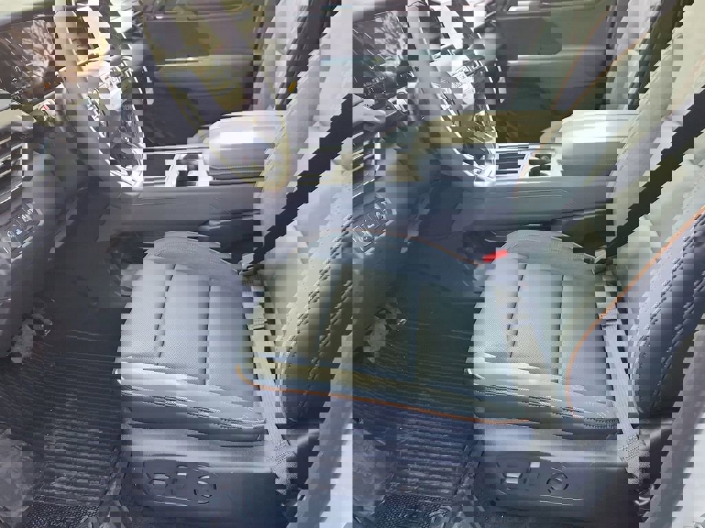 New 2026 GMC Acadia AT4 w/ Super Cruise Package image 8