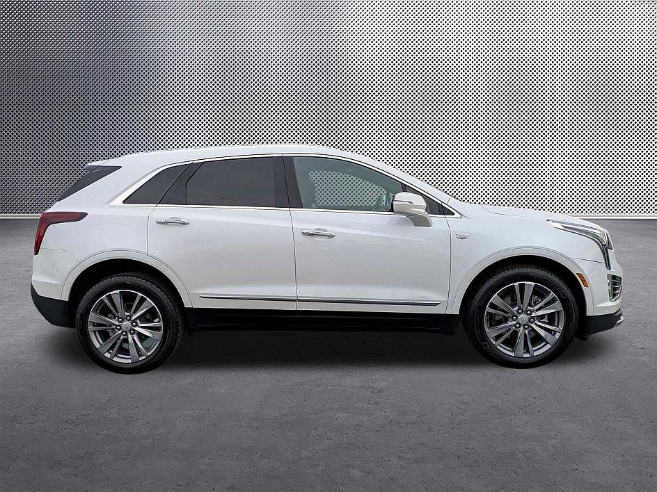 Certified 2025 Cadillac XT5 Premium Luxury image 4
