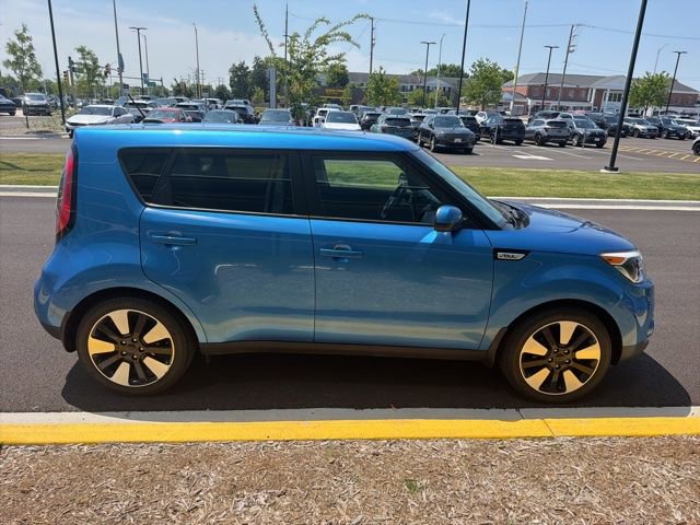 Used 2018 Kia Soul + FWD image 10