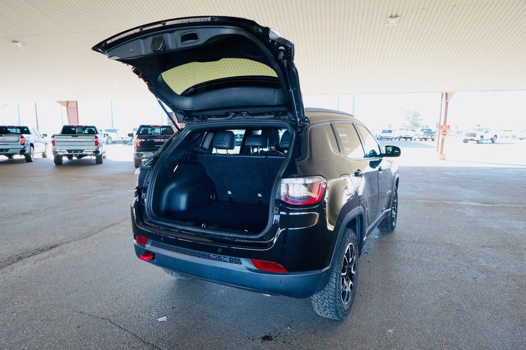 Used 2024 Jeep Compass Trailhawk image 6