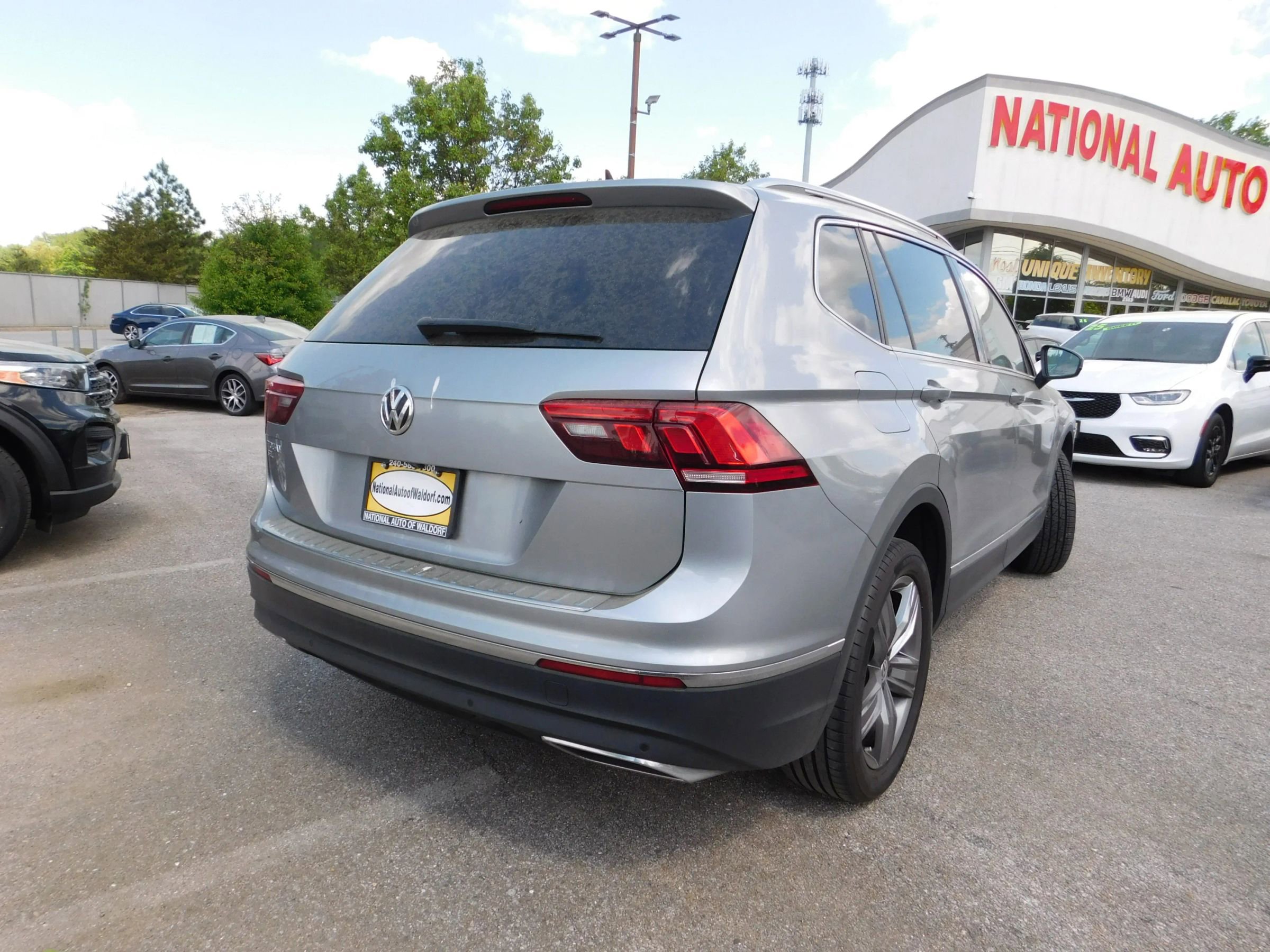 Used 2021 Volkswagen Tiguan SEL FWD image 5