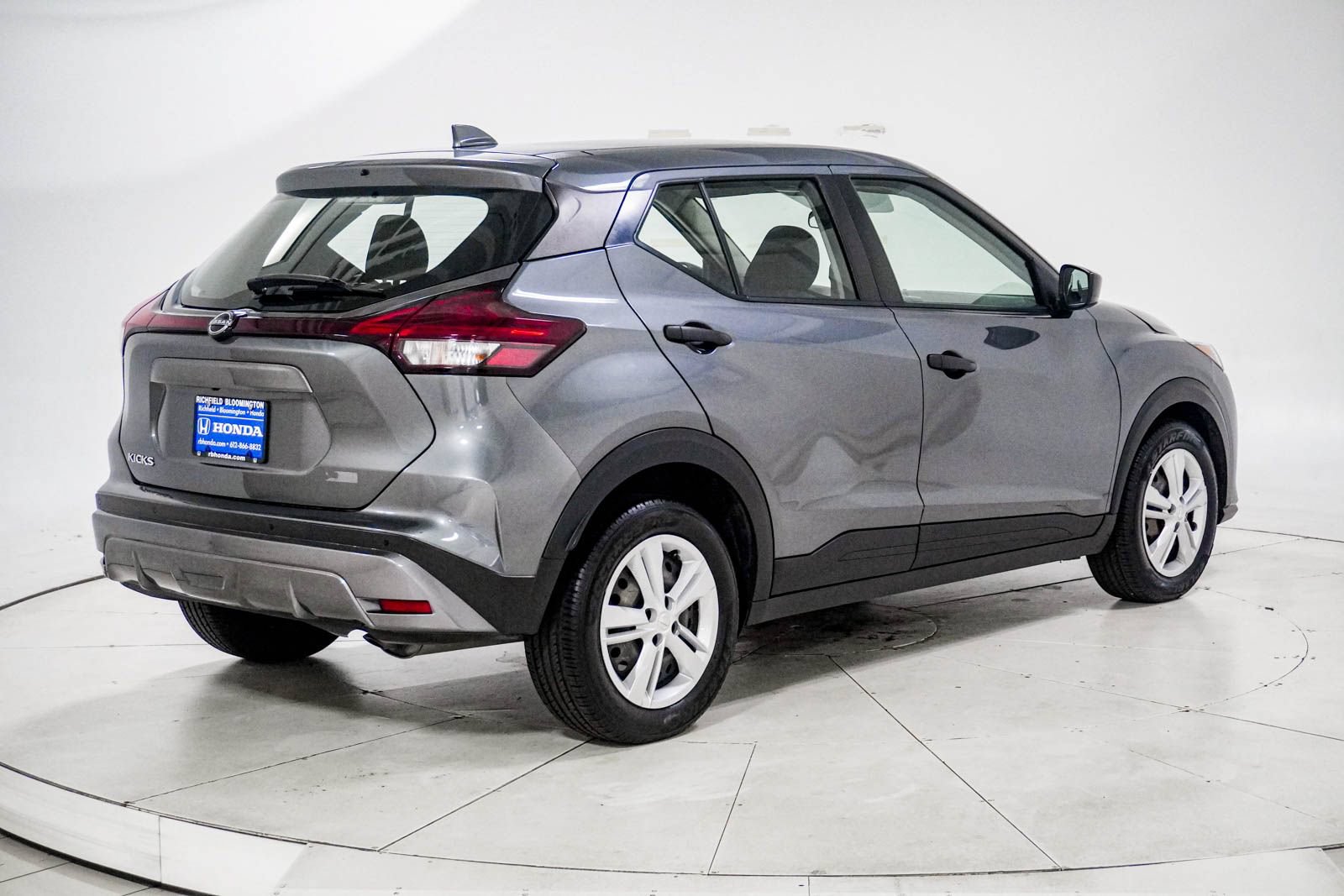 Used 2023 Nissan Kicks S FWD image 10