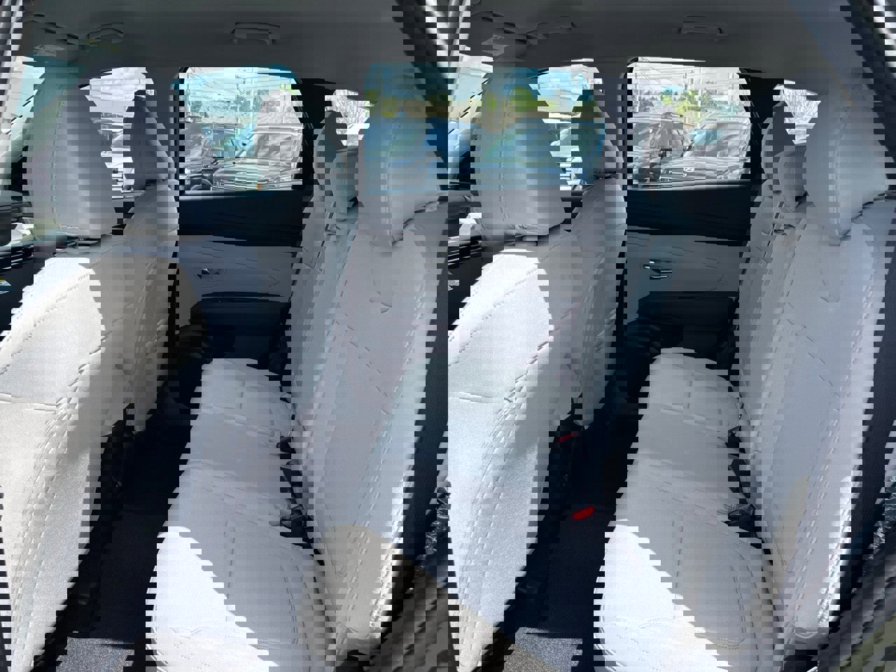 New 2026 Hyundai Tucson SE image 16