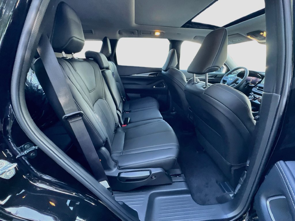 Used 2027 INFINITI QX60 Luxe w/ Cargo Package FWD image 31