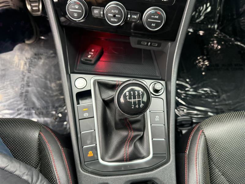 Used 2021 Volkswagen Jetta GLI Autobahn image 34