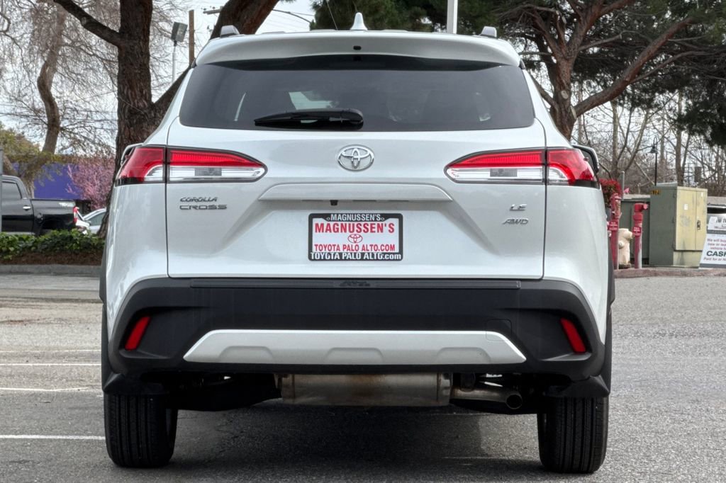 Certified 2024 Toyota Corolla Cross LE w/ Moonroof Package image 4