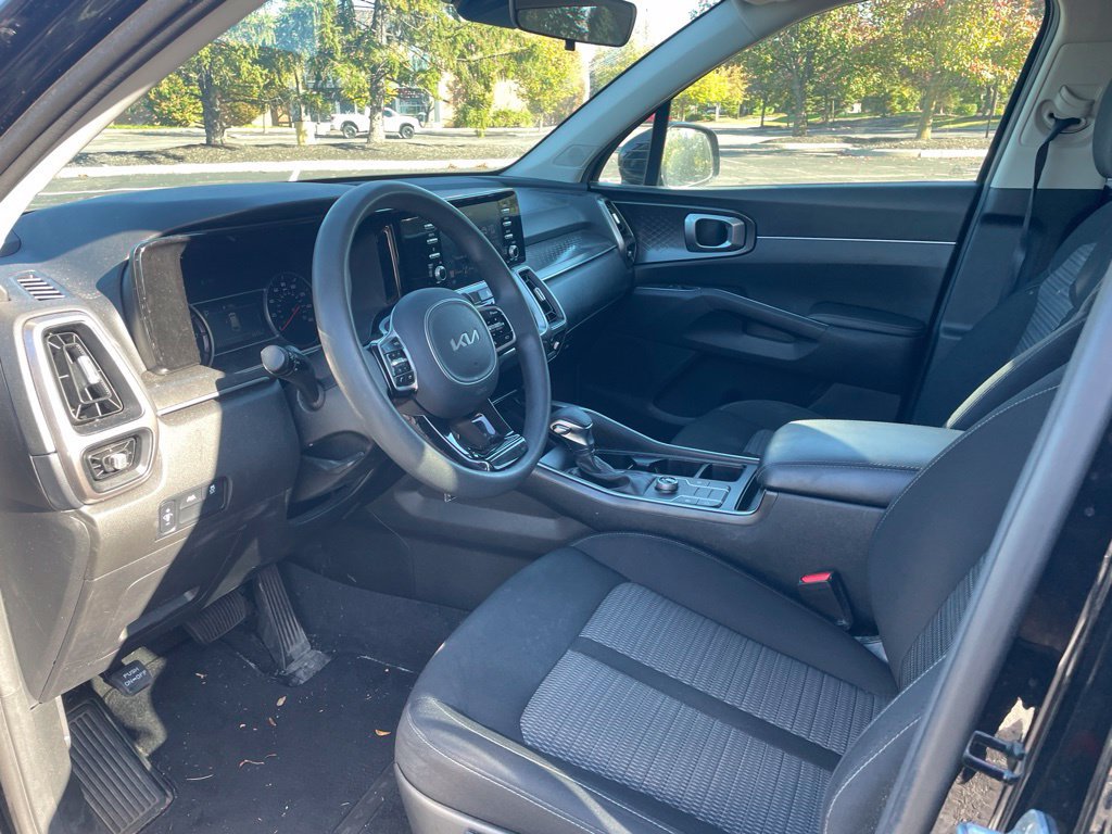 Used 2023 Kia Sorento LX FWD image 10