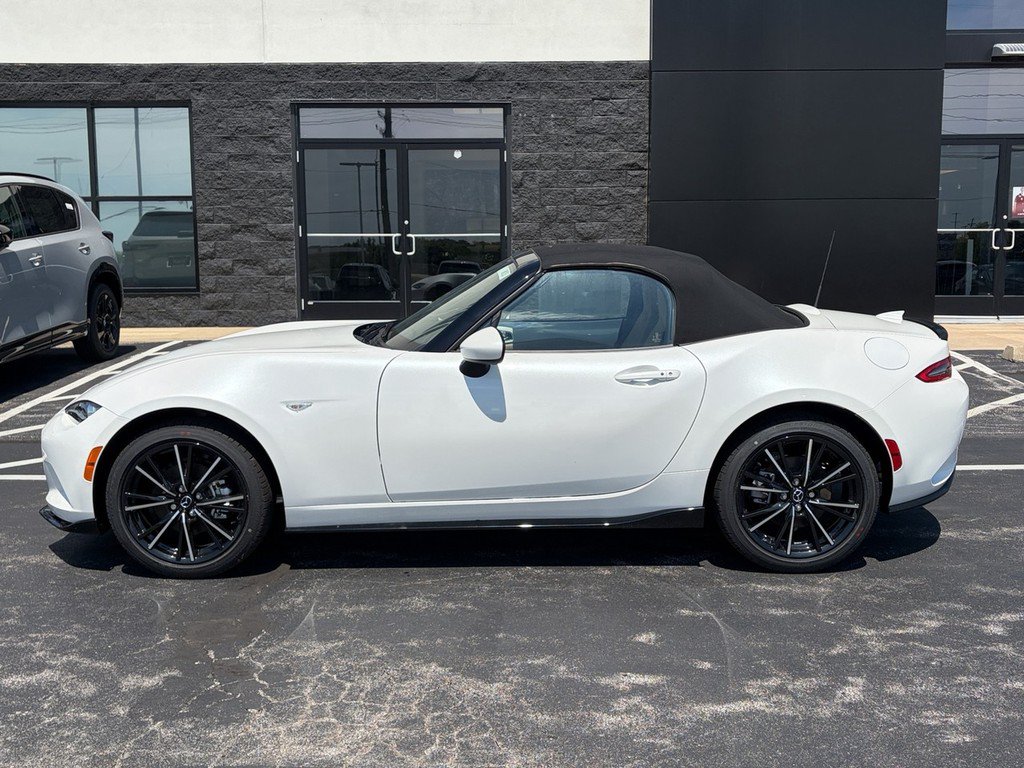 New 2026 MAZDA MX-5 Miata Grand Touring w/ Appearance Package RWD image 2