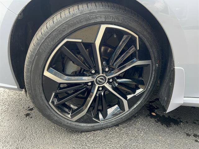 Used 2024 Nissan Altima 2.5 SR w/ SR Premium Package image 11