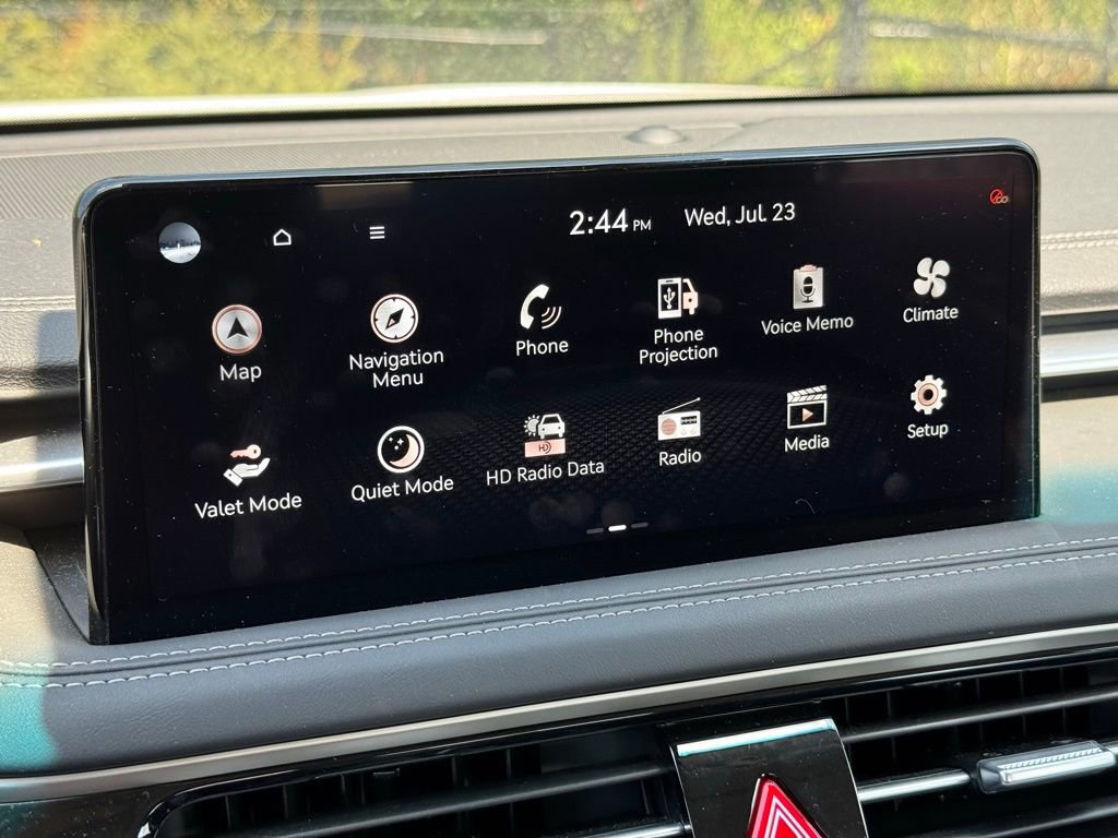 Used 2025 Genesis G70 2.5T image 30