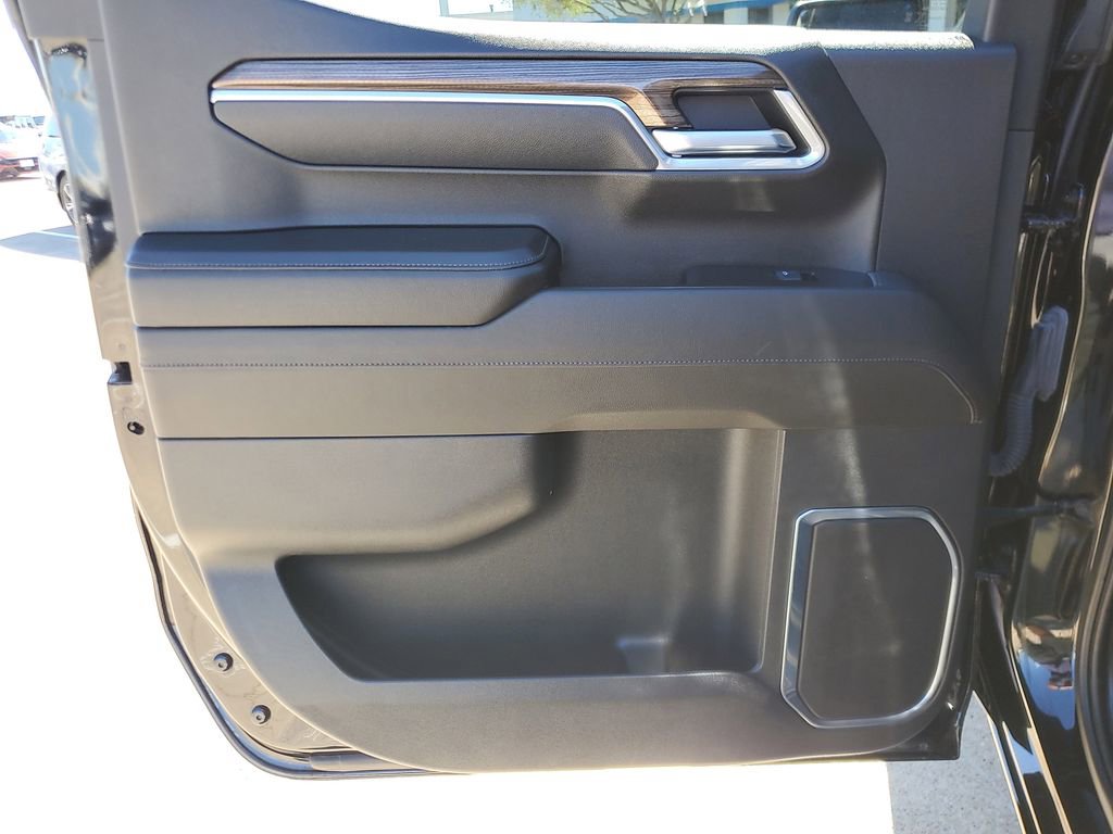 Used 2025 Chevrolet Silverado 1500 LT image 13