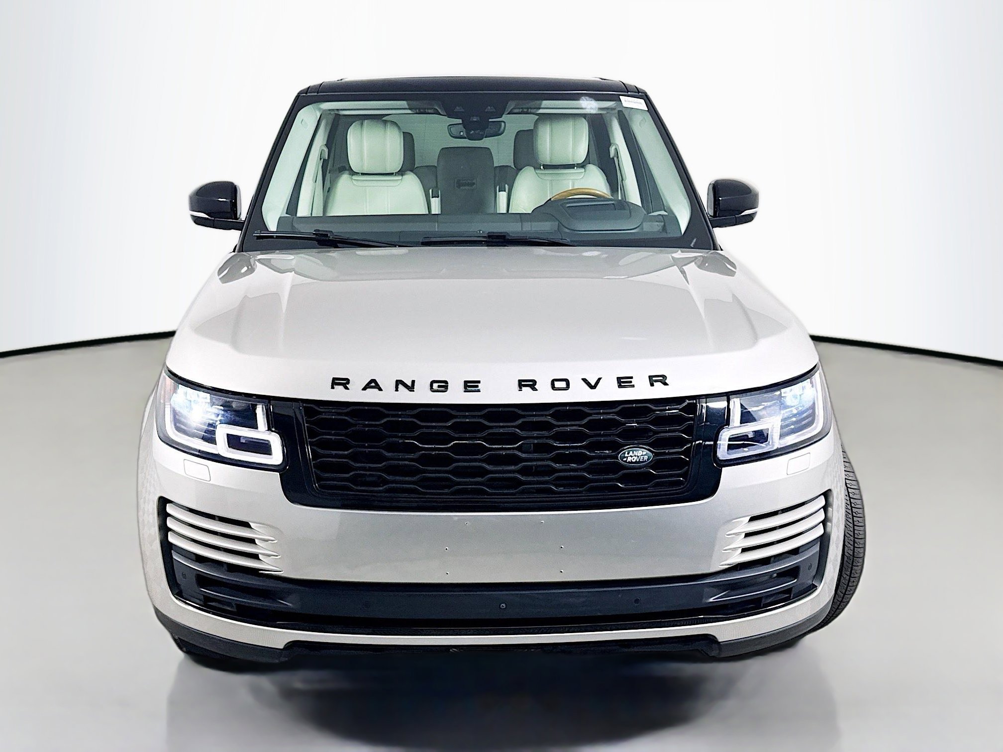Used 2018 Land Rover Range Rover Supercharged AWD/4WD image 2