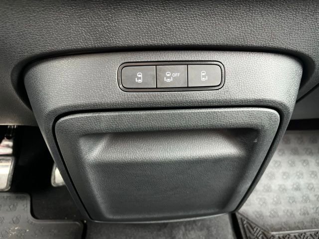 Certified 2025 Volkswagen ID. Buzz Pro S image 16