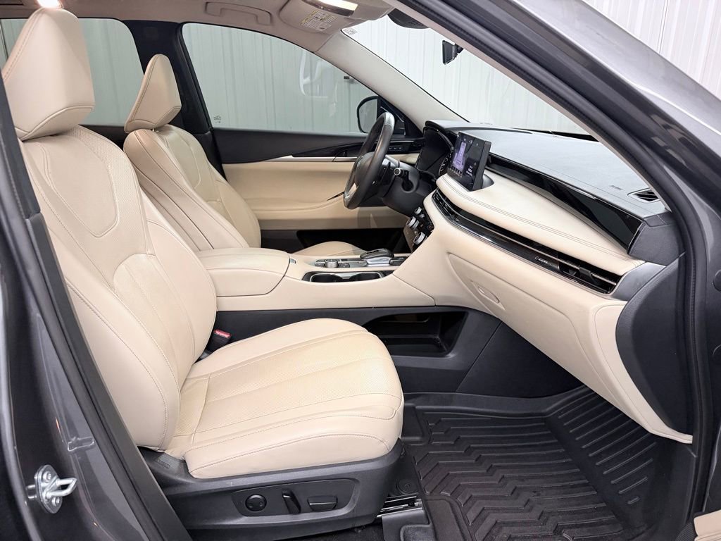 Certified 2024 INFINITI QX60 Pure image 36