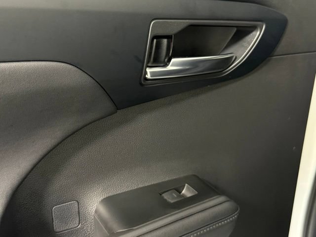 Used 2024 Toyota Highlander XSE FWD image 24