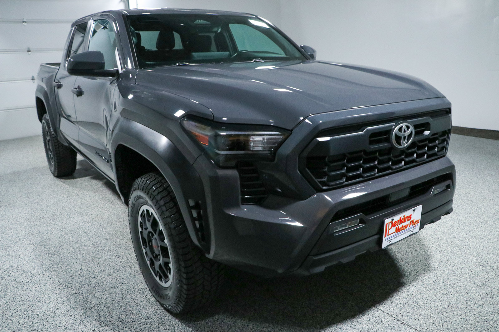 Used 2024 Toyota Tacoma TRD Off-Road AWD/4WD image 5