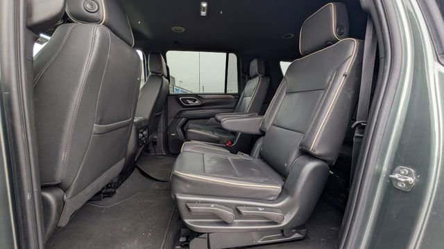 Used 2023 Chevrolet Suburban Premier image 4