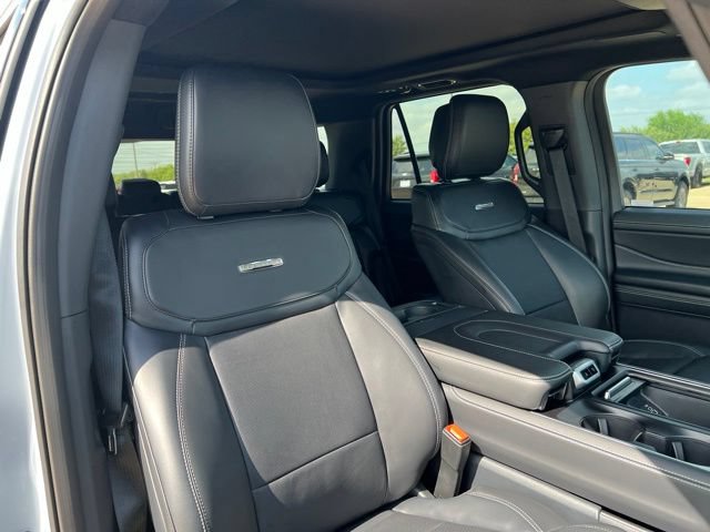 New 2027 Ford Expedition Platinum w/ Stealth Appearance Package AWD/4WD image 13