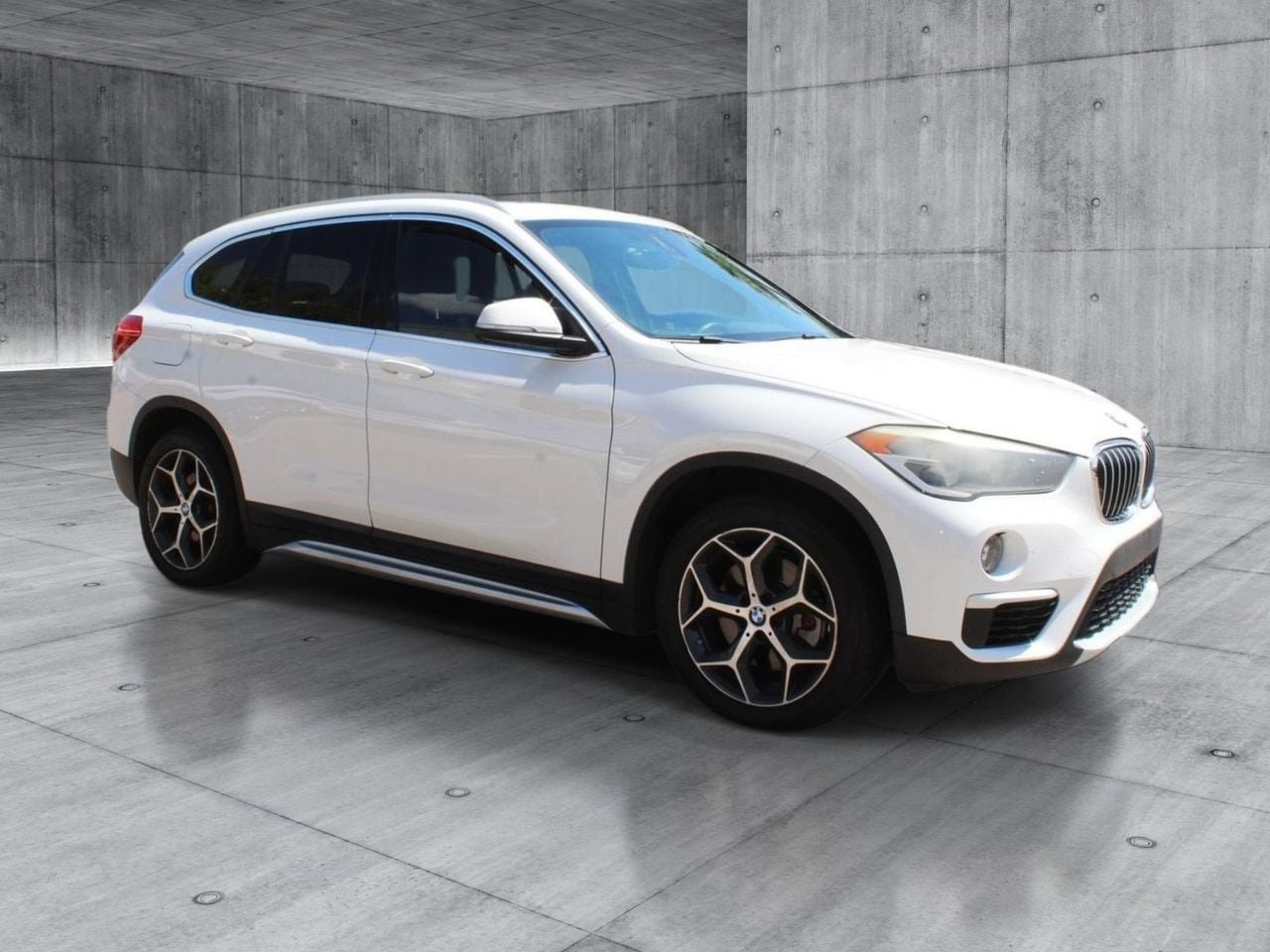 Used 2018 BMW X1 sDrive28i FWD image 7