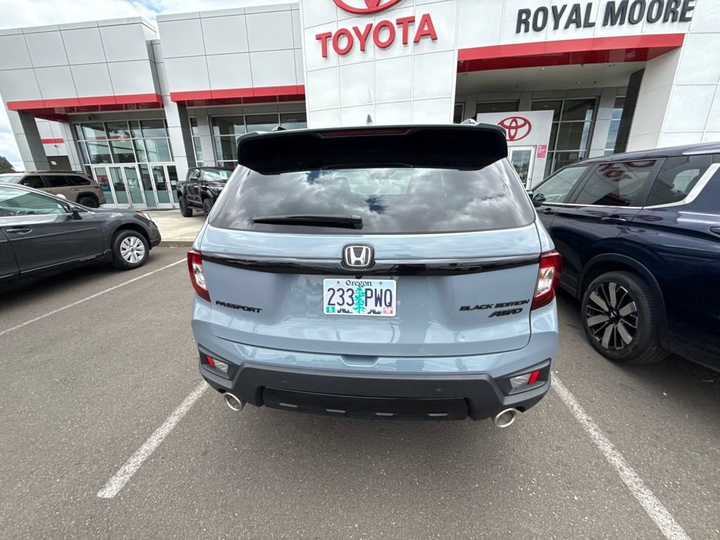Used 2024 Honda Passport Black Edition image 5