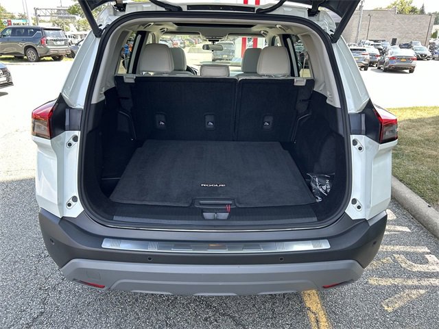 Certified 2023 Nissan Rogue SV w/ SV Premium Package image 27