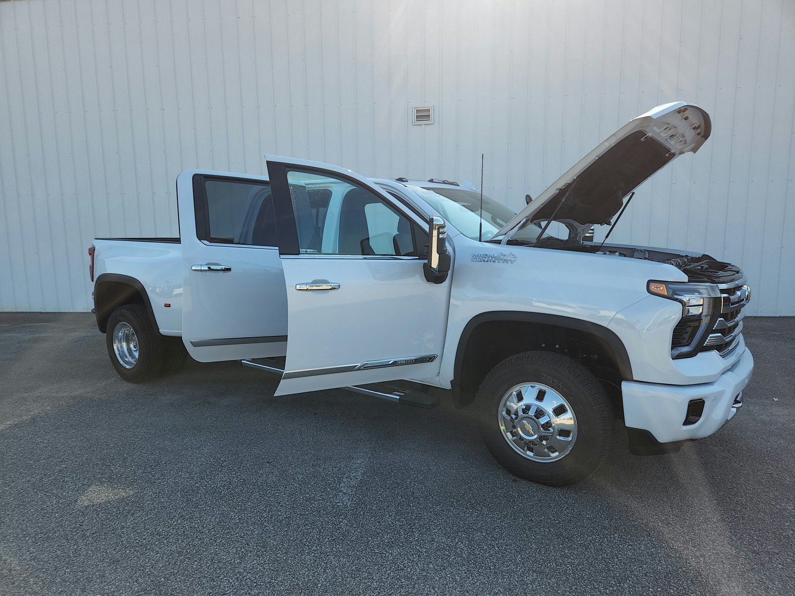 New 2026 Chevrolet Silverado 3500 High Country w/ High Country Premium Package AWD/4WD image 29