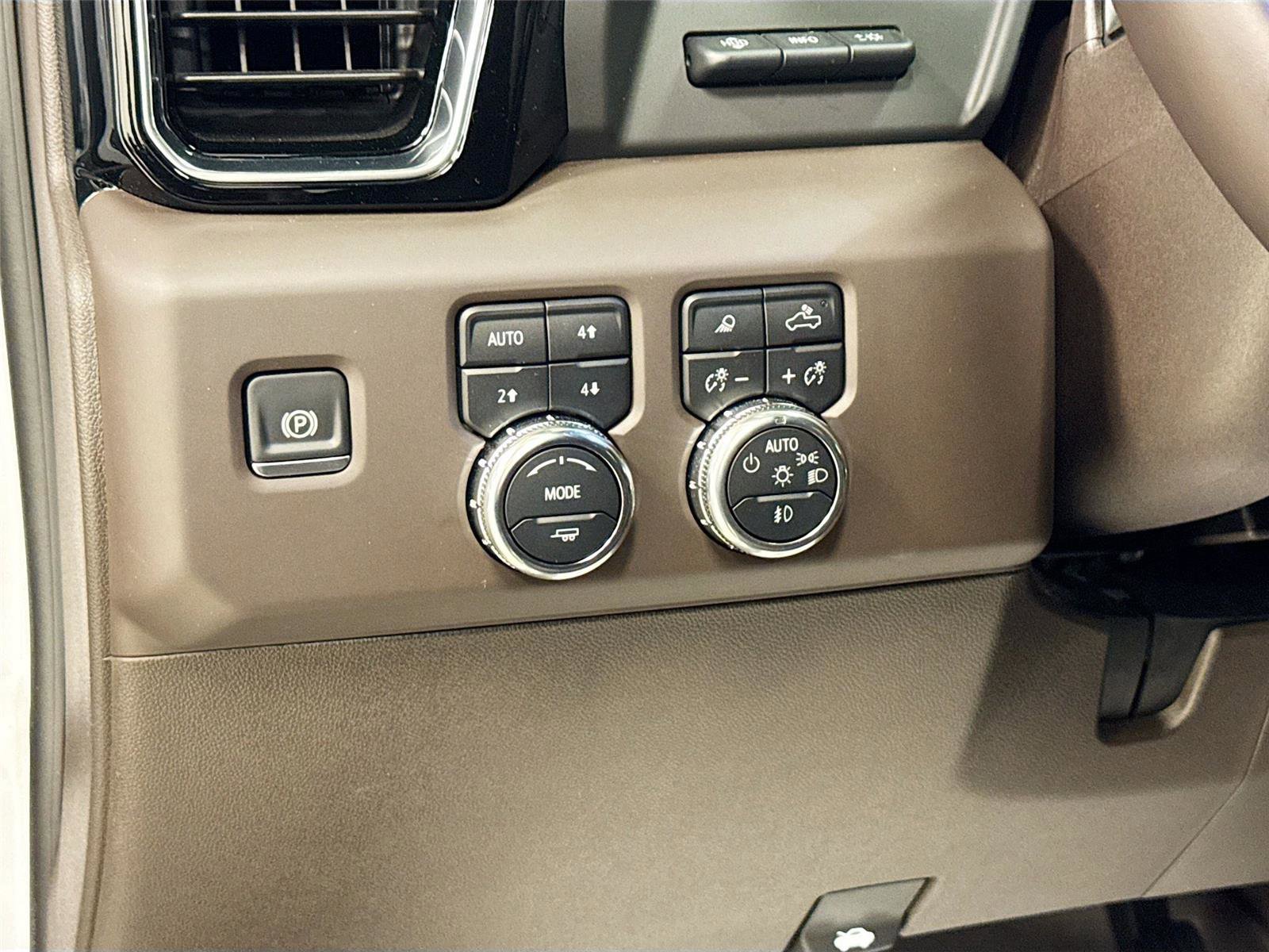 Used 2025 GMC Sierra 2500 Denali w/ Denali Reserve Package image 9