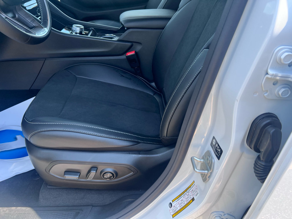 New 2026 Jeep Grand Cherokee Altitude AWD/4WD image 21