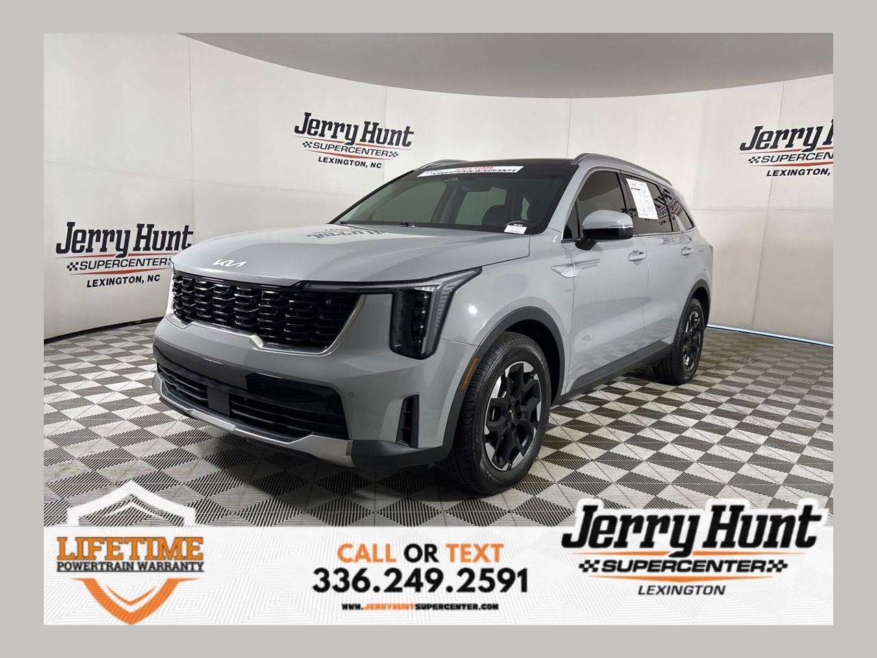 Used 2024 Kia Sorento S w/ Panoramic Sunroof Package