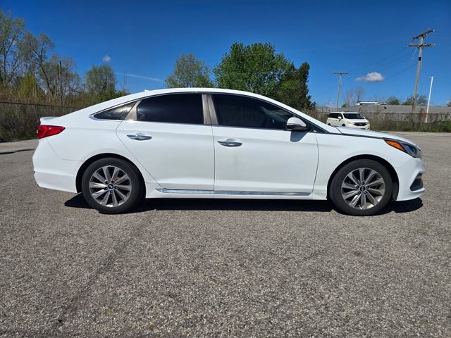 Used 2016 Hyundai Sonata Sport w/ Option Group 02 image 2