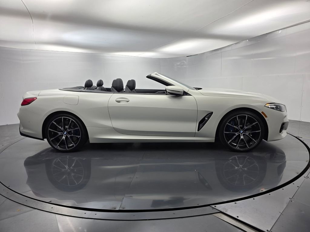 Used 2026 BMW 840i Convertible w/ Comfort Seating Package RWD image 3