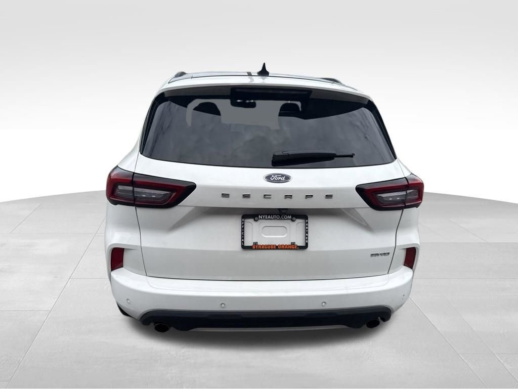 Used 2023 Ford Escape ST-Line w/ Tech Pack #1 AWD/4WD image 4