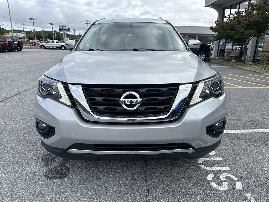 Used 2020 Nissan Pathfinder SV image 2