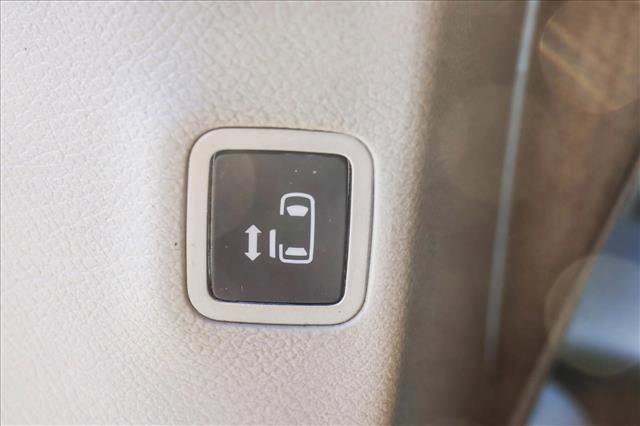 Used 2018 Chrysler Pacifica Touring Plus w/ Tire & Wheel Group image 21