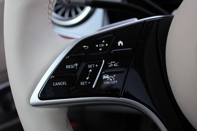 Used 2023 Mercedes-Benz EQS 580 4MATIC SUV image 11