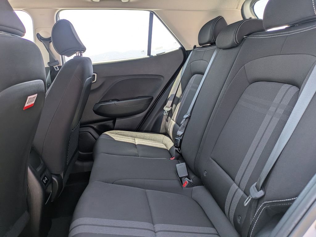 Used 2025 Hyundai Venue SEL FWD image 26