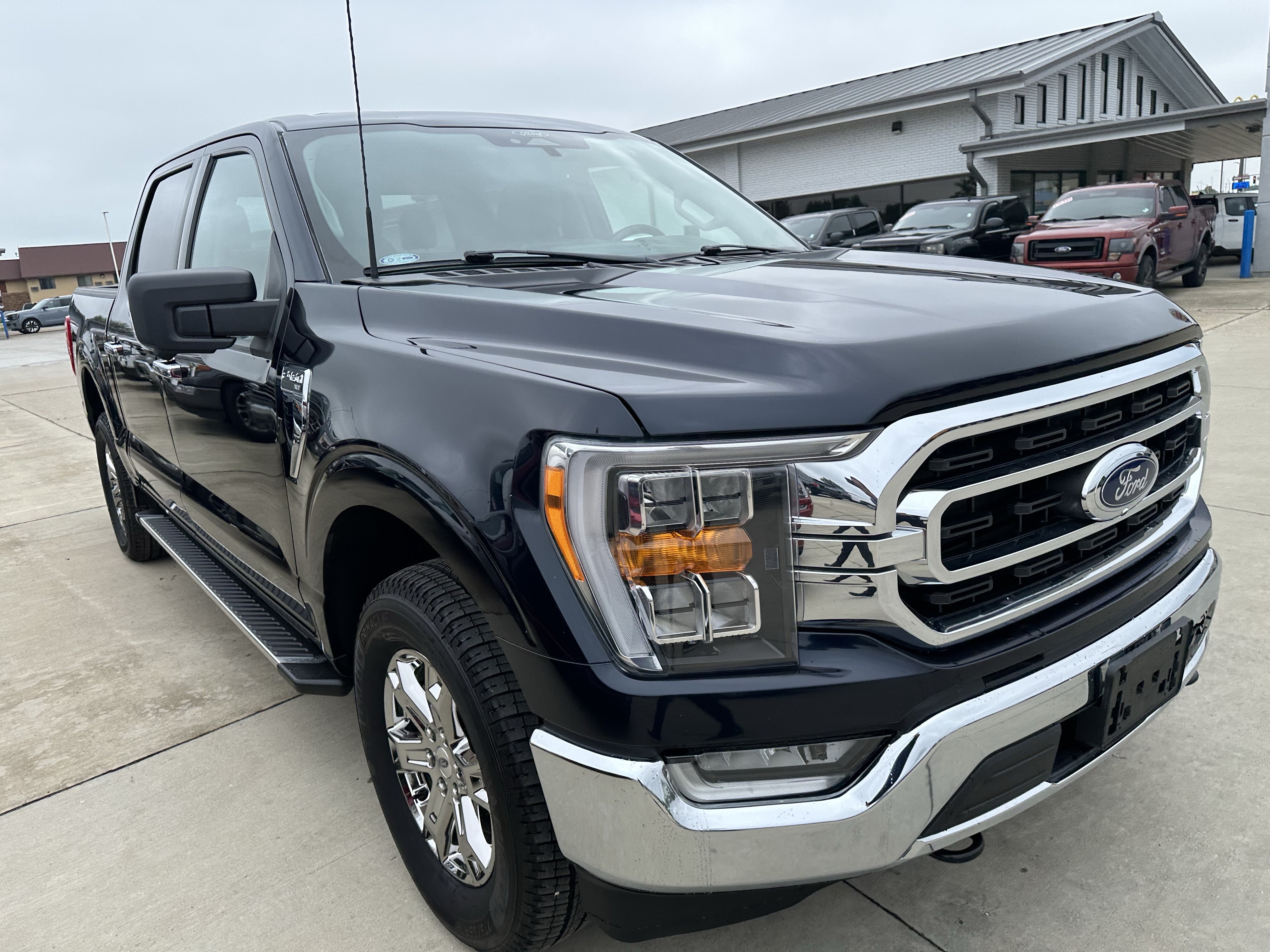 Used 2022 Ford F150 XLT w/ Equipment Group 302A High AWD/4WD image 3