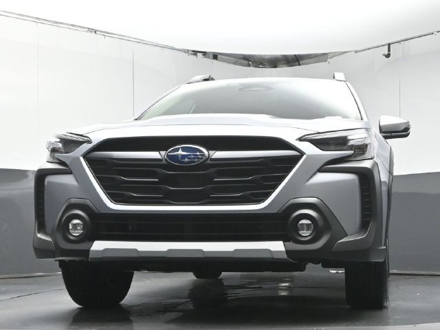 Used 2025 Subaru Outback Touring w/ Popular Package #2 AWD/4WD image 35