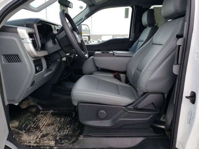 New 2026 Ford F350 XL w/ XL Chrome Package image 15