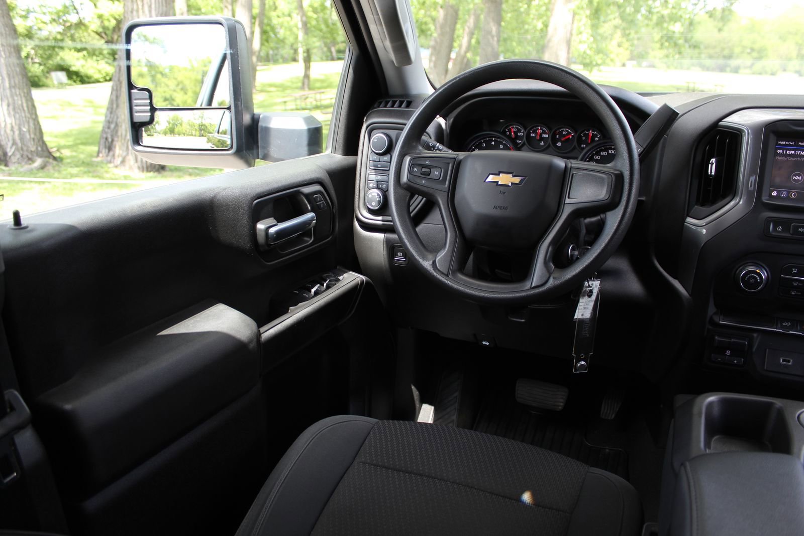 Used 2020 Chevrolet Silverado 2500 Custom w/ Custom Convenience Package AWD/4WD image 9