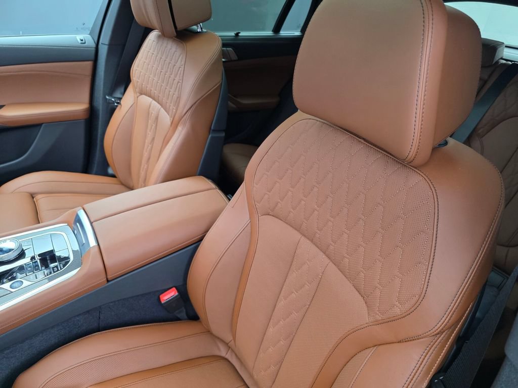 New 2027 BMW X6 M60i AWD/4WD image 8